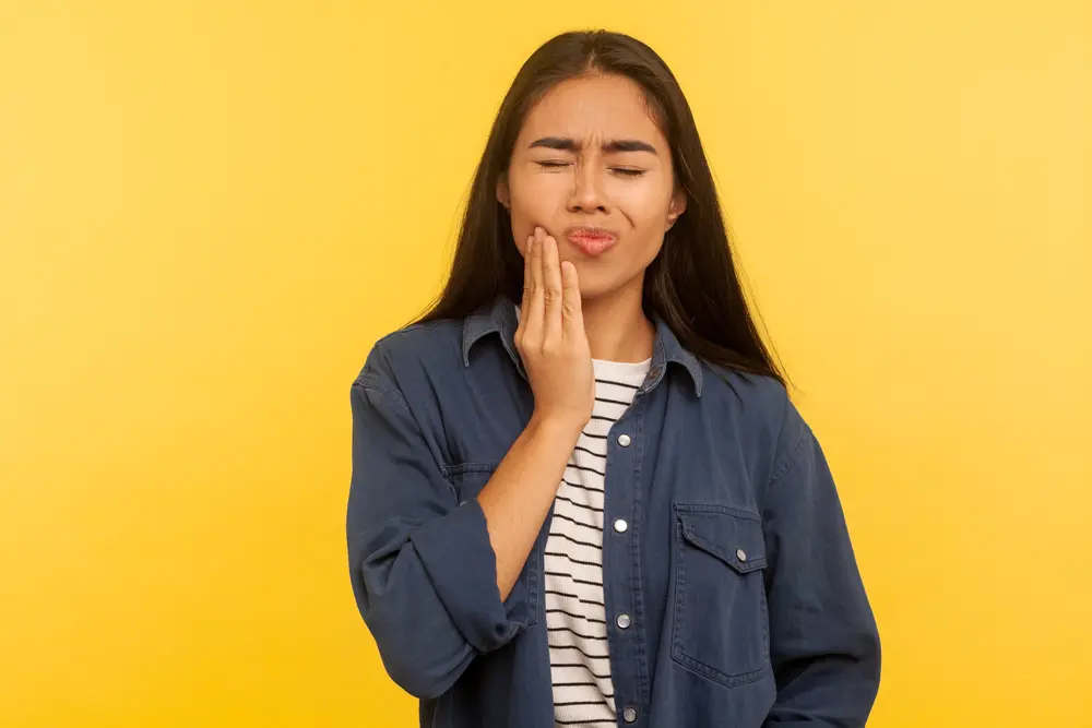 How to Fix a Chipped Front Tooth