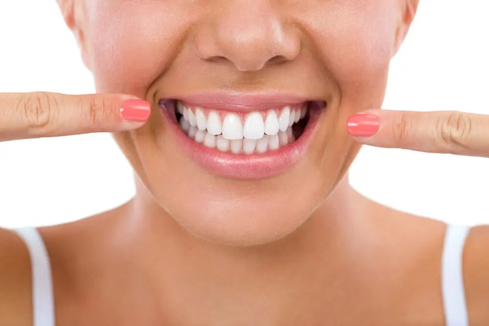 Adjusting to New Dentures: First-Month Tips